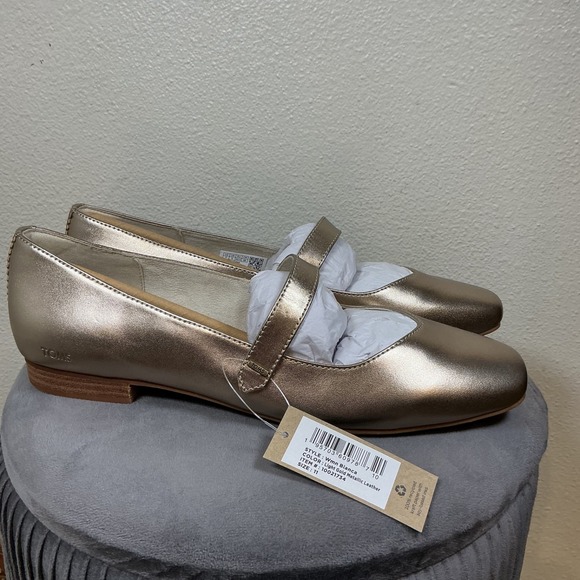 TOMS Bianca Mary Jane Ballet Flats Womens Gold Casual Size 11 Leather Metallic - Picture 1 of 13